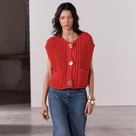 Zara Chunky Knit Vest - Picture 8 of 8